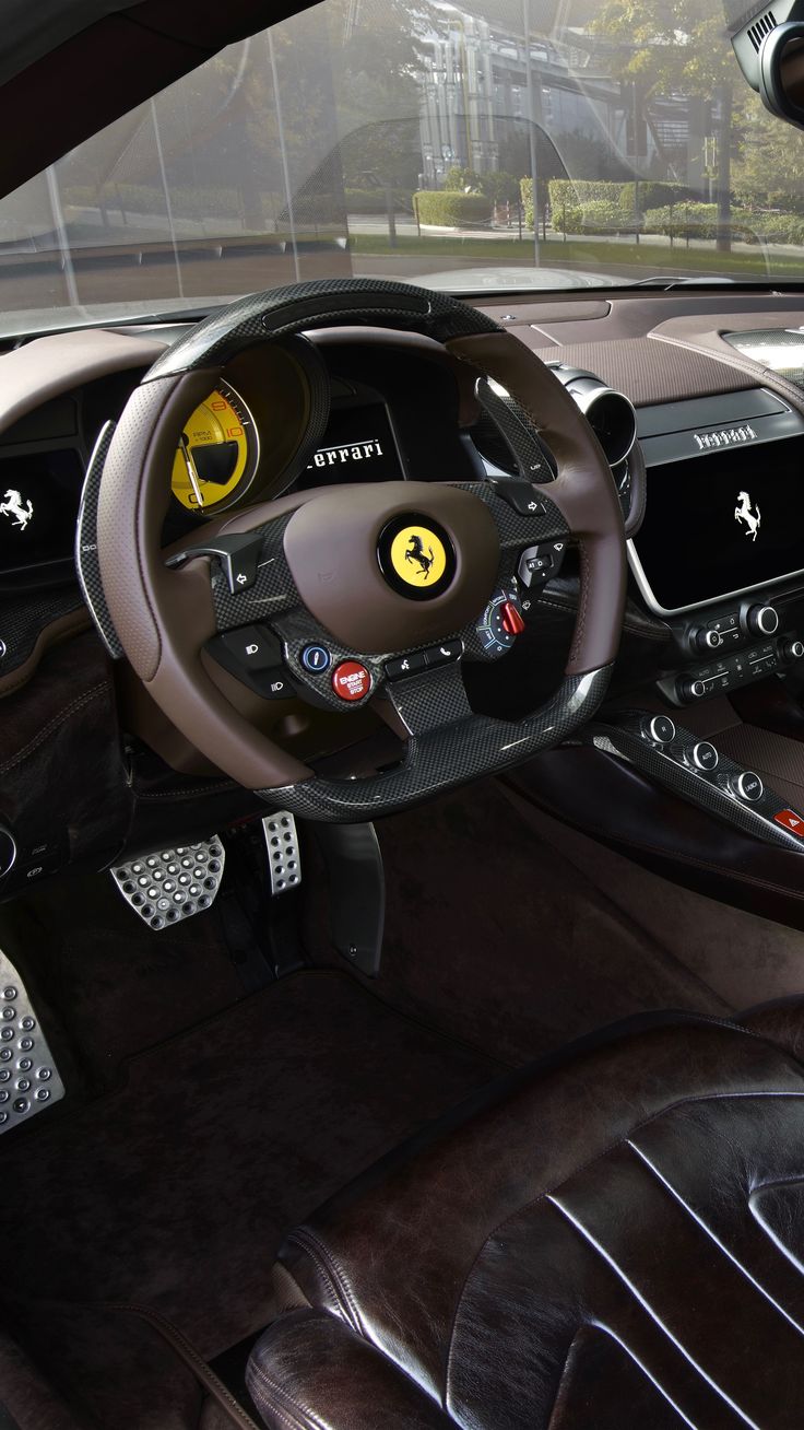 Ferrari 4