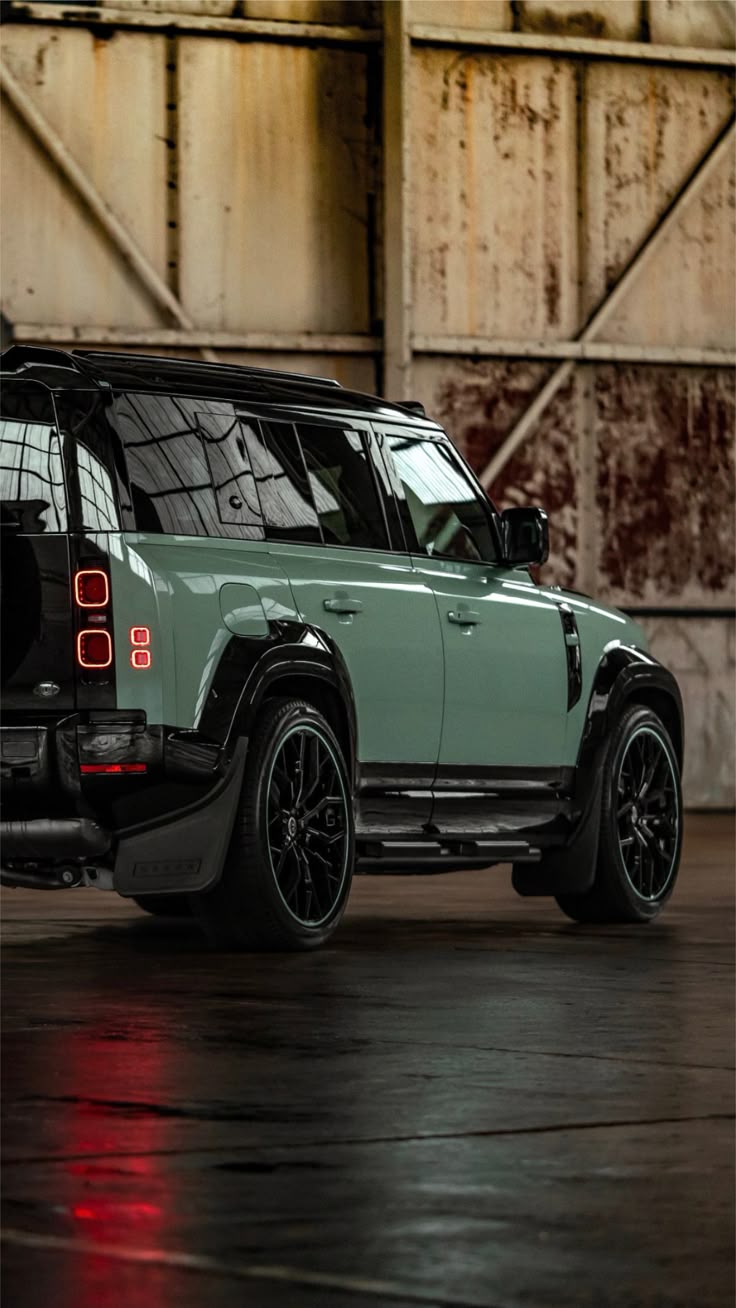Land Rover 2