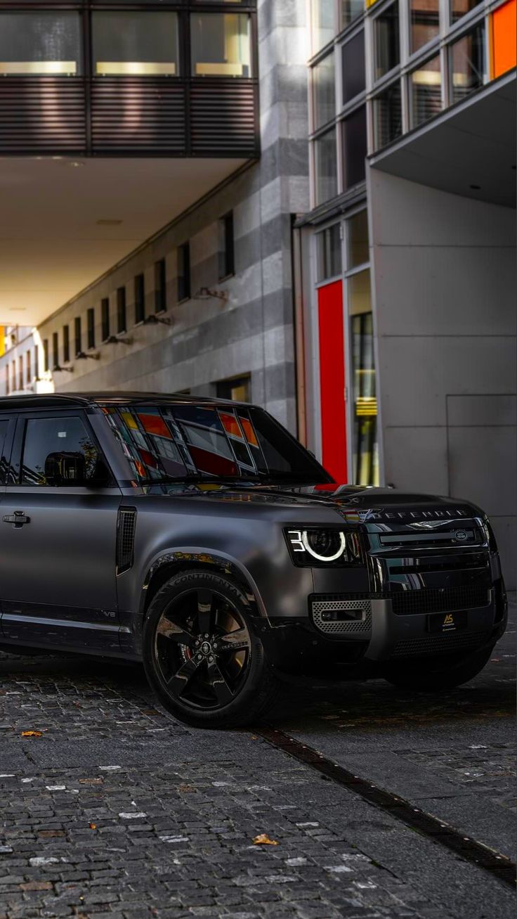 Land Rover 4